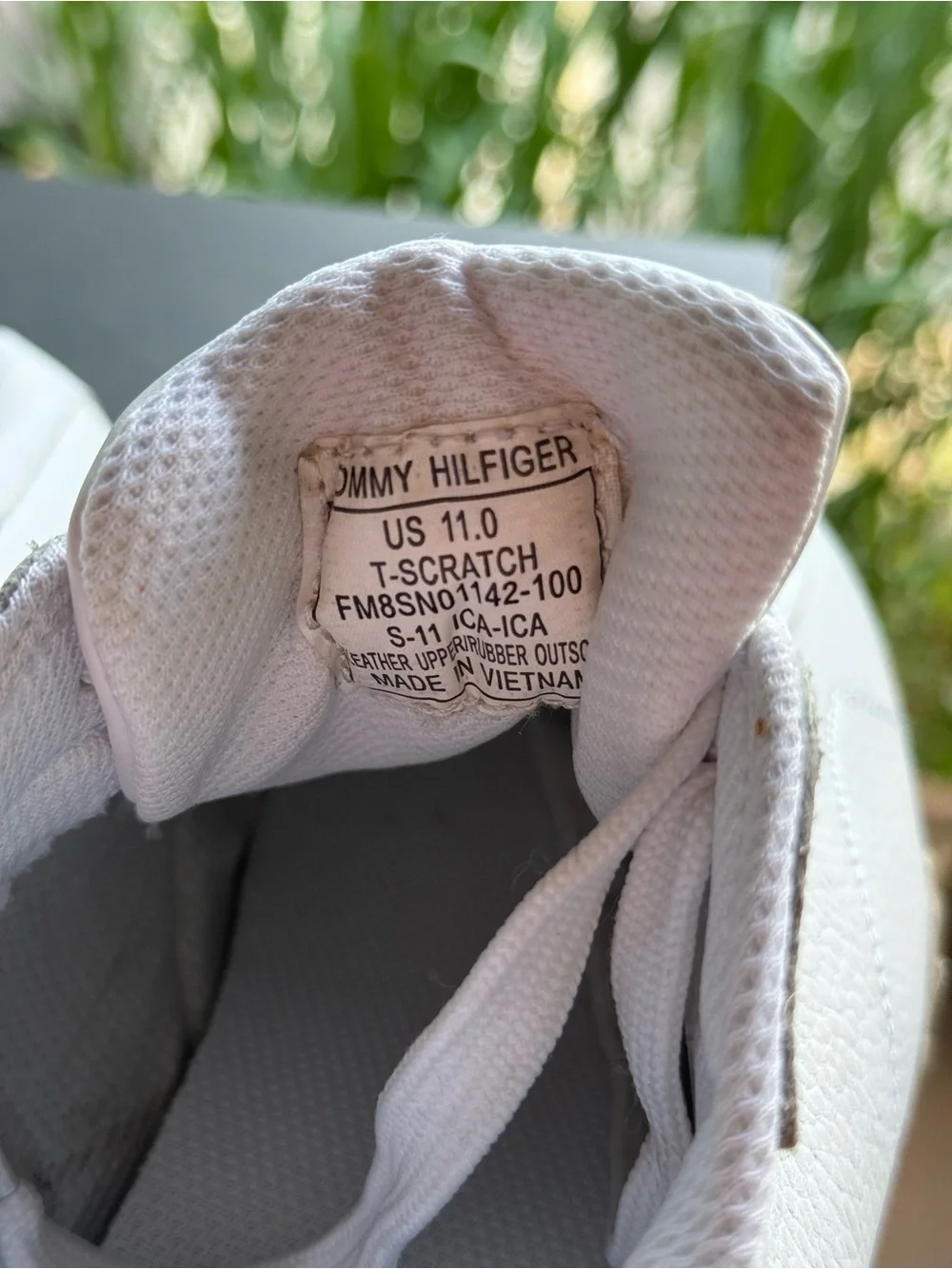 Tommy Hilfiger White Leather Low-Top Sneakers with Gum Outsole